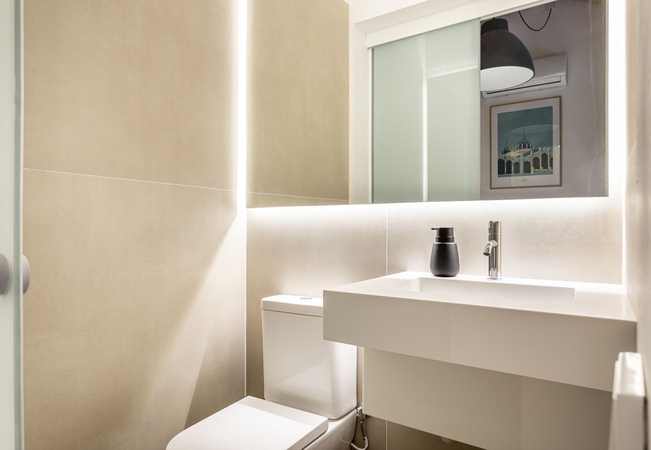 Ferienwohnung in Valencia - Stunning Duplex in the City Center. 7