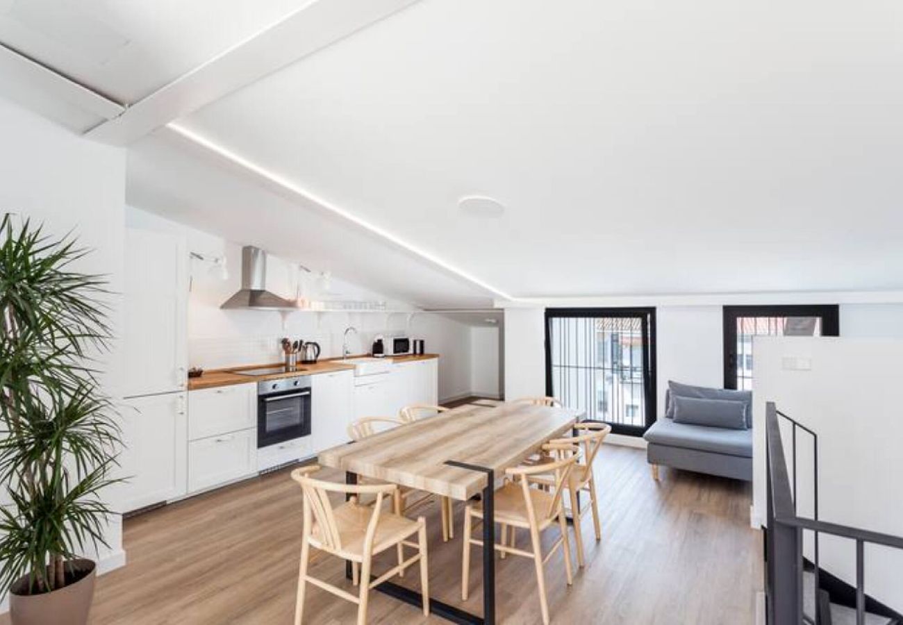 Fully equipped kitchen Stay in Valencia Sunny terrace Kettle Toaster Fallas Friends Family friendly Long stay Short stay