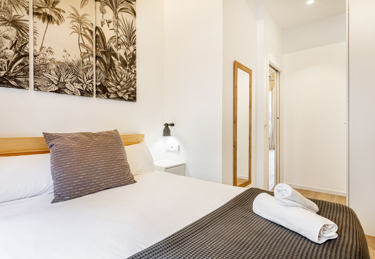 Apartment in Valencia / València - 2BD Apt with Terrace. Ruzafa 2A 