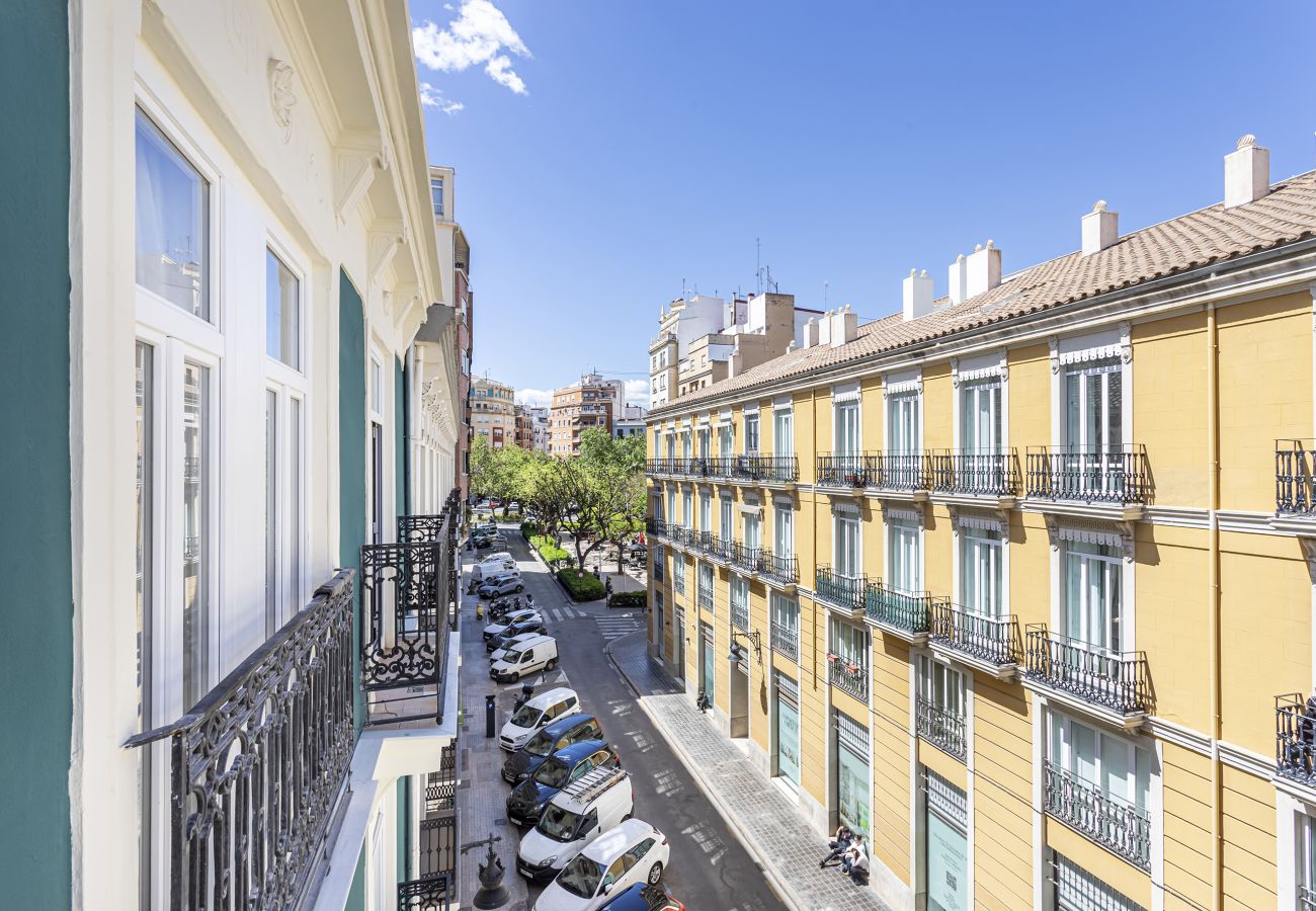 Apartment in Valencia / València - Bright & Cozy Apartment in the Heart of Valencia – With Sunny Terrace! 4