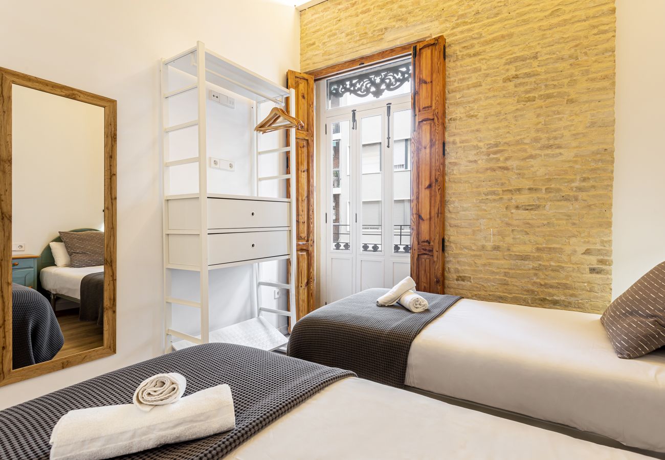 Appartement à Valence / Valencia - 2BD Apt with Terrace. Ruzafa 2A 